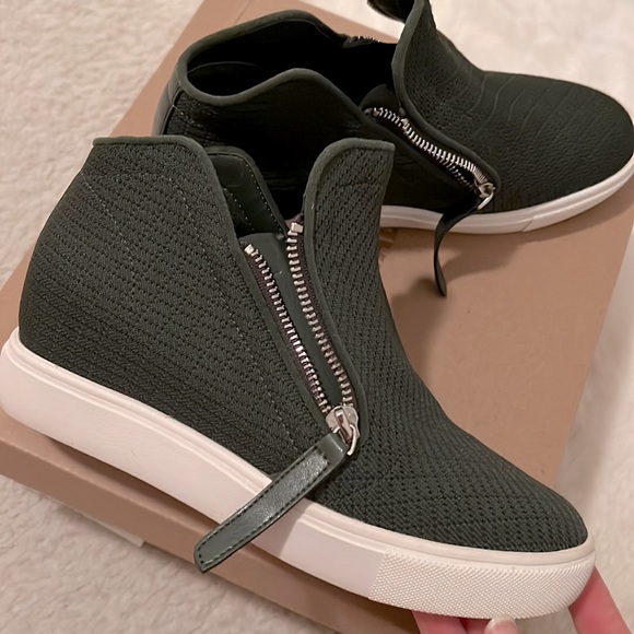 Steve Madden Shoes - Steve Madden - olive - zip up shoes - size 7